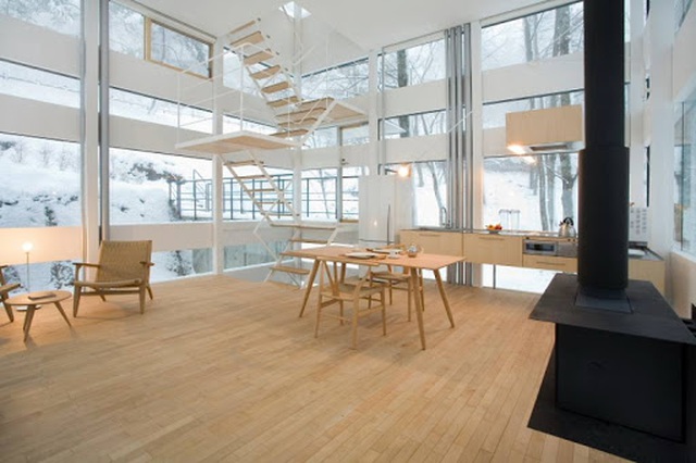 Ngôi nhà kỳ lạ lơ lửng giữa rừng xanh ở Nhật Bản - 4