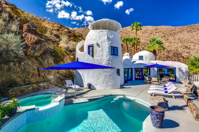 Chiêm ngưỡng căn nhà triệu USD mang phong cách Santorini - 2 Chiêm ngưỡng căn nhà triệu USD mang phong cách Santorini - 2