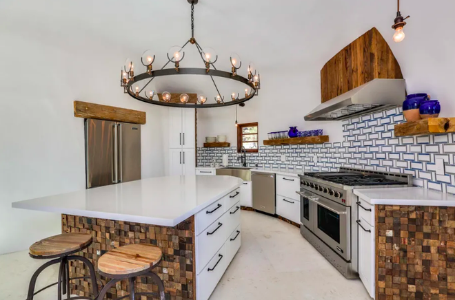 Chiêm ngưỡng căn nhà triệu USD mang phong cách Santorini - 3 Chiêm ngưỡng căn nhà triệu USD mang phong cách Santorini - 3